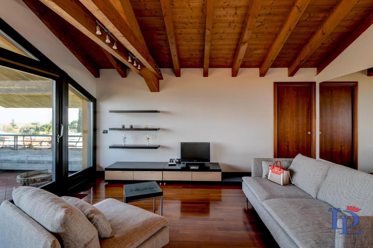 Desenzanoloft Official Partner Marriott Homes & Villas - Paradise Lake View In A 5 Pools Exclusive Residence Desenzano del Garda Eksteriør bilde