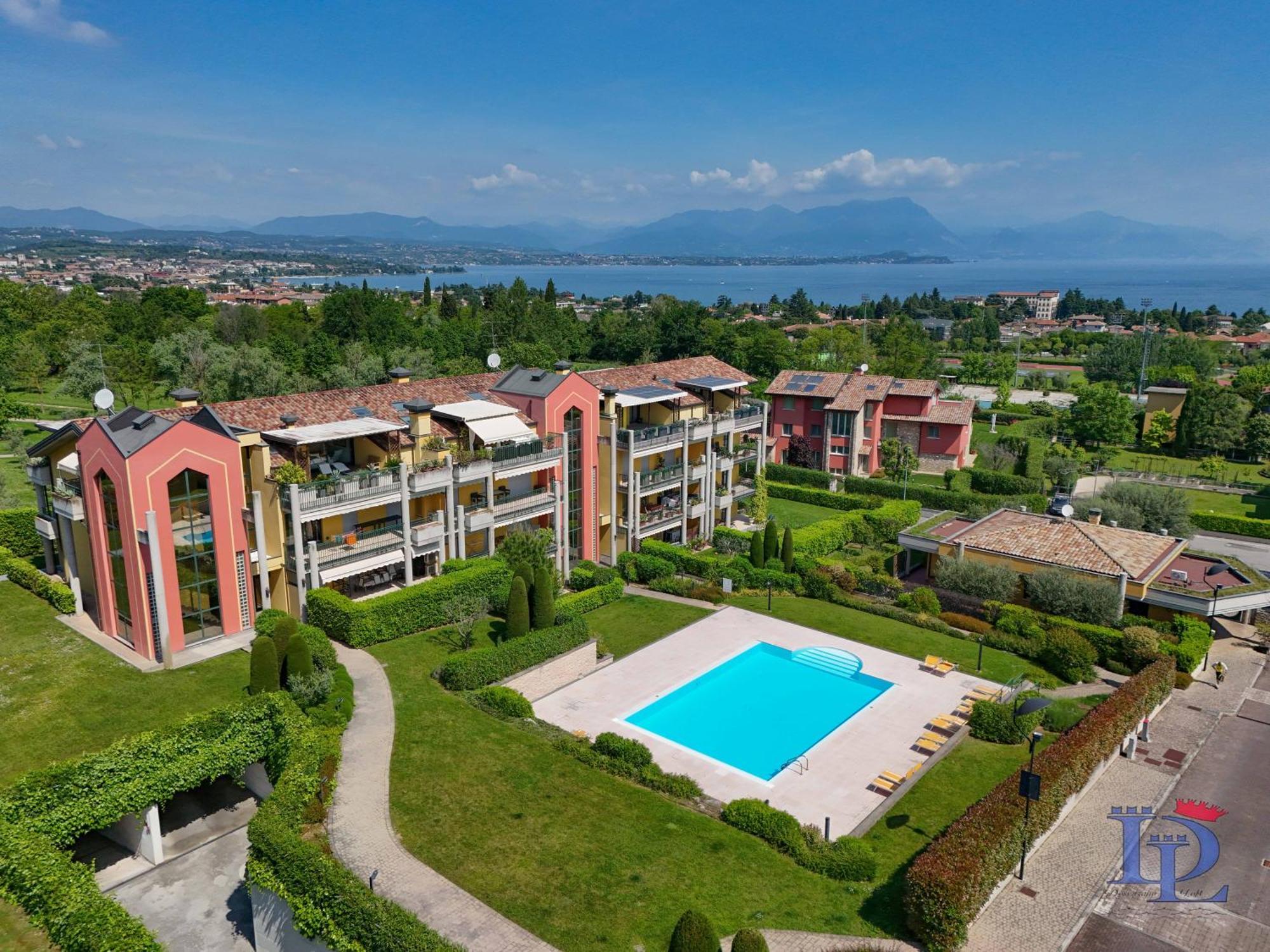 Desenzanoloft Official Partner Marriott Homes & Villas - Paradise Lake View In A 5 Pools Exclusive Residence Desenzano del Garda Eksteriør bilde