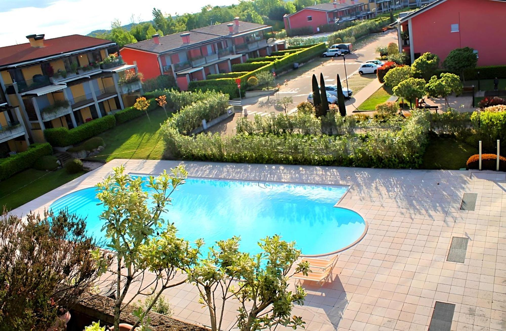 Desenzanoloft Official Partner Marriott Homes & Villas - Paradise Lake View In A 5 Pools Exclusive Residence Desenzano del Garda Eksteriør bilde